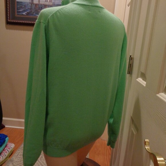 Beautiful Merino Wool Sweater by Club Room in green - Picture 4 of 4